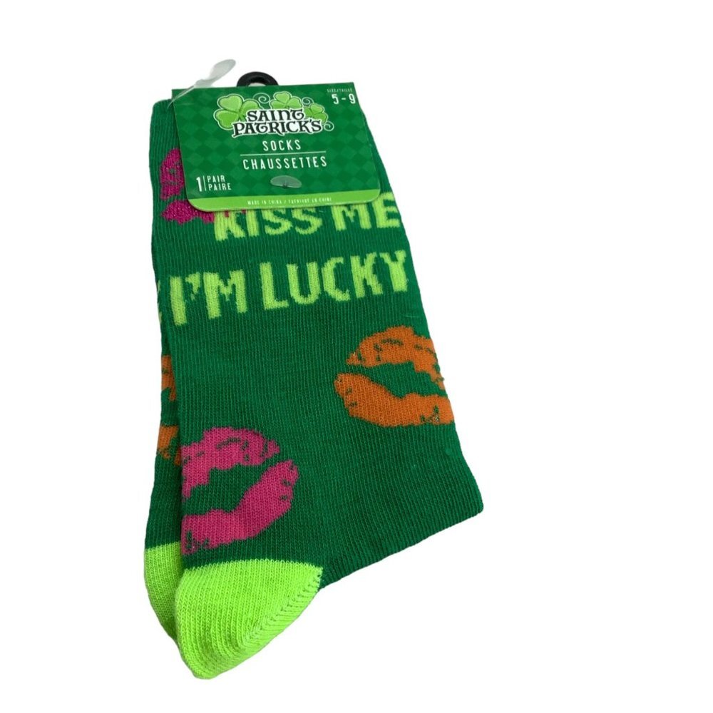Sant Patrick's Day Kiss Me I'm Lucky Pair of Socks Women Size 5 - 9‎ Irish Lips